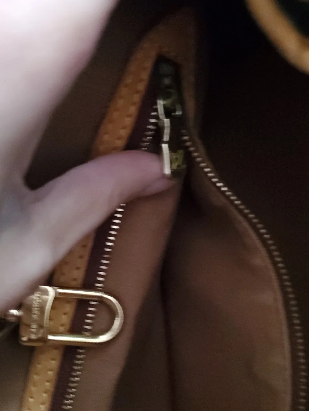Louis Vuitton Batignolles Horizontal Monogram and Leather Shoulder Bag